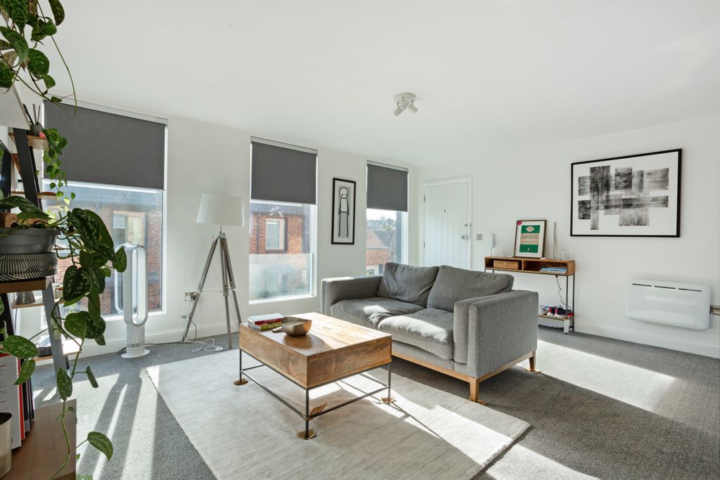 Additional image 3 of 2 bed flat for saleBewick Mews, Hungerford RG17