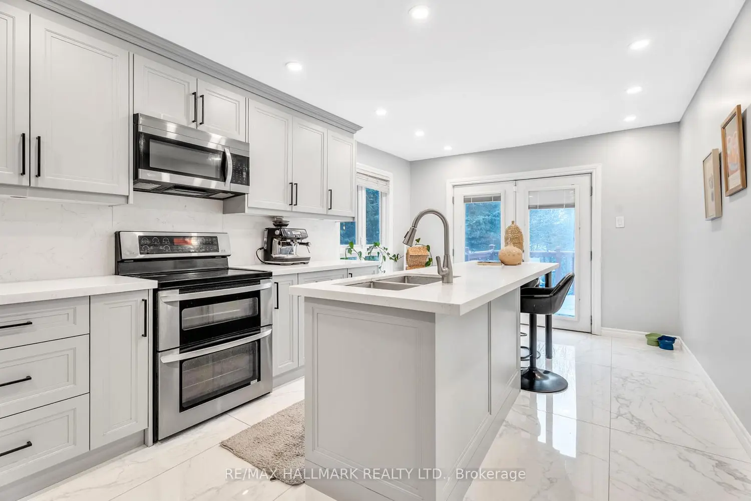 235 Kemano Road photo 4