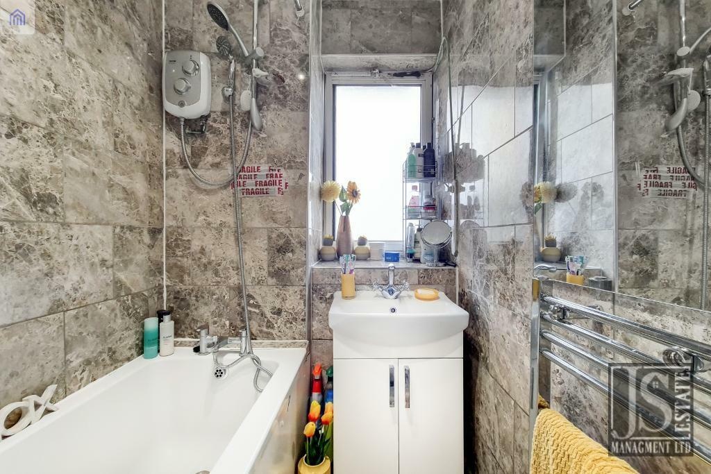 Additional image 5 of Room in a Shared Flat, Delafield House, E1, N1 7GU