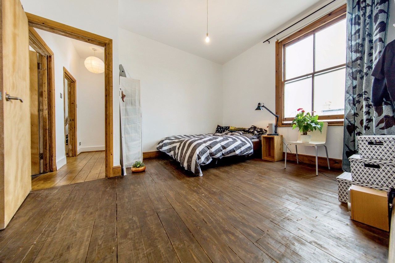 3 Bed Flat, Trent Road, SW2, N1 7GU