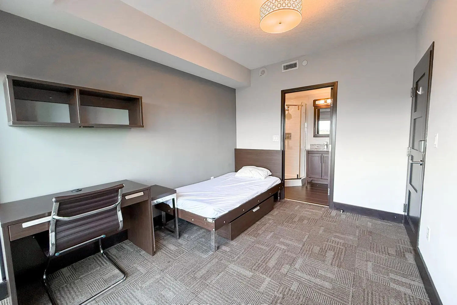 Additional image 10 of 1235 Richmond Street 1116