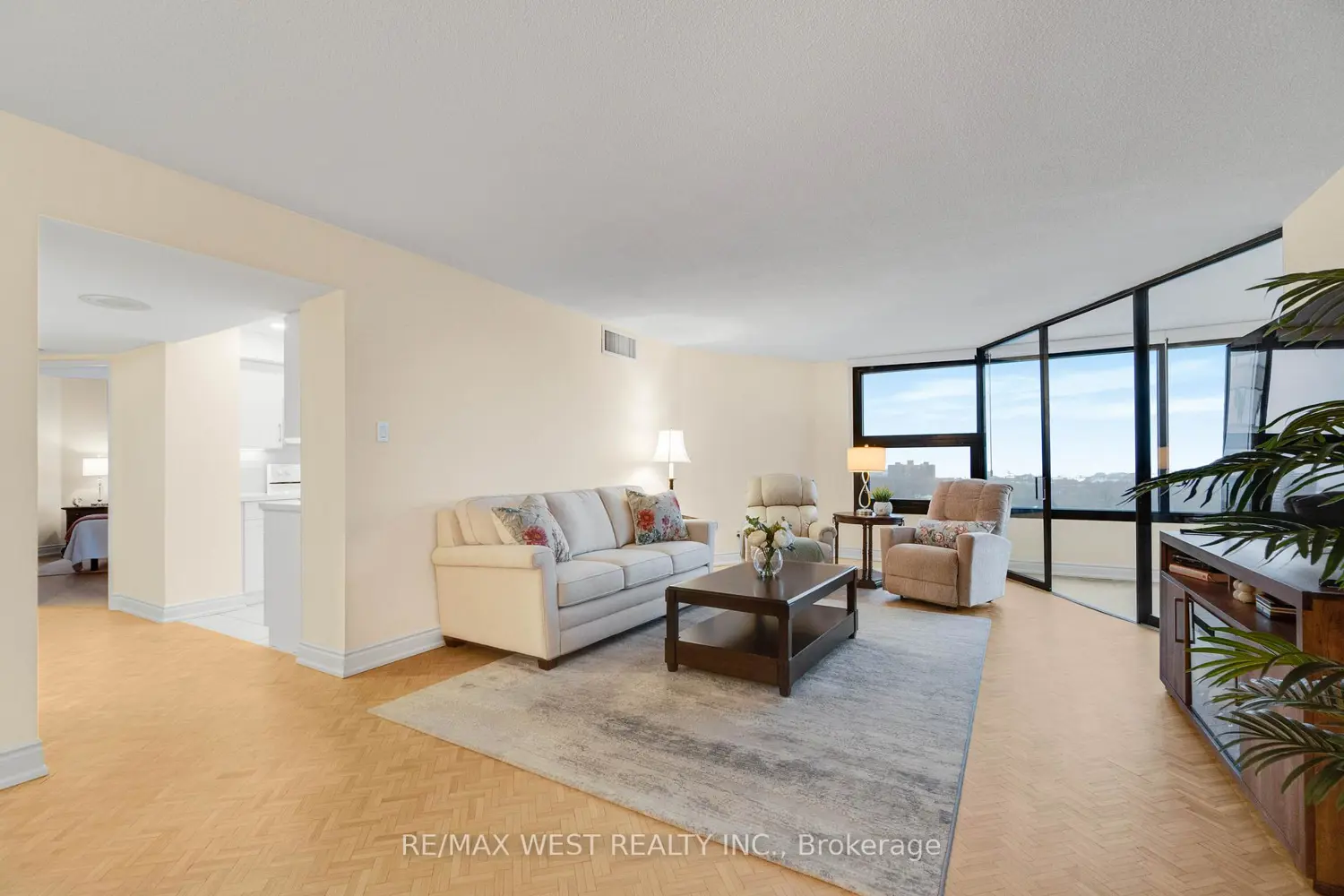 Additional image 4 of 1300 Bloor Street #1012