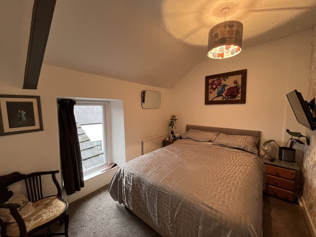 Additional image 11 of 2 bed flat for salePenrhiw 15 Carmarthen Street, Llandeilo, Carmarthenshire. SA19
