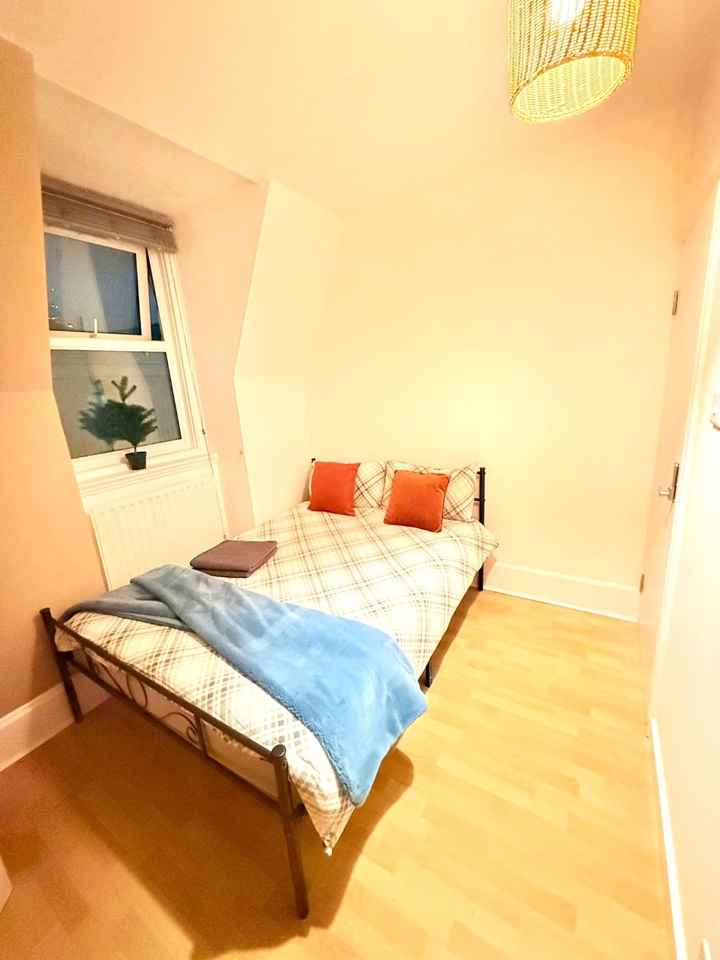 Additional image 10 of Room in a Shared Flat, Whitechapel Road, E1, N1 7GU