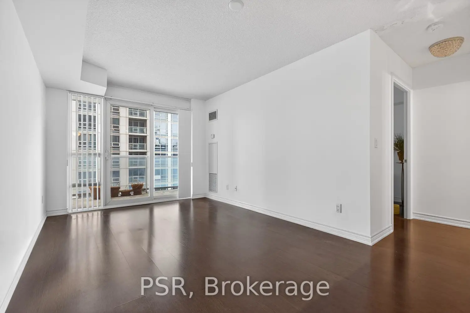 Additional image 7 of 761 Bay Street 2414