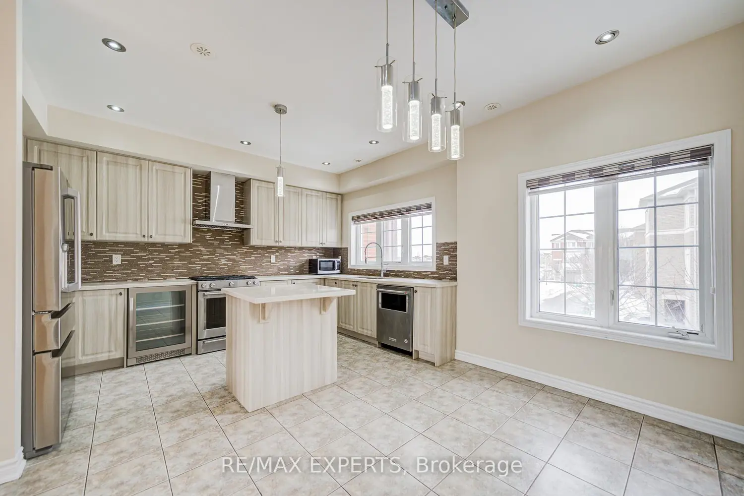 Additional image 5 of 72 Aspen Hills Road