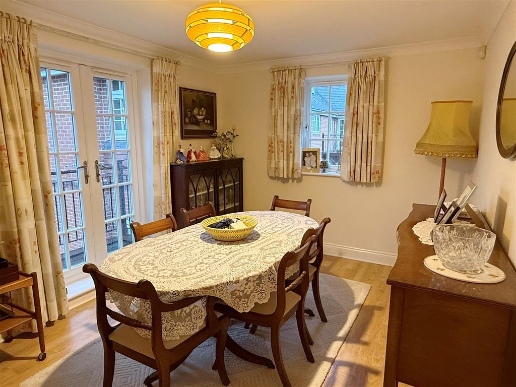 Additional image 8 of 3 bed flat for saleEnborne Gate, Newbury RG14