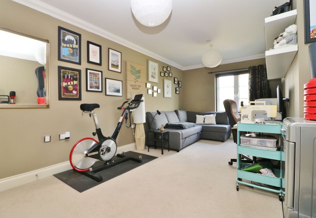 Additional image 19 of 3 bed flat for saleBotley Road, West End SO30