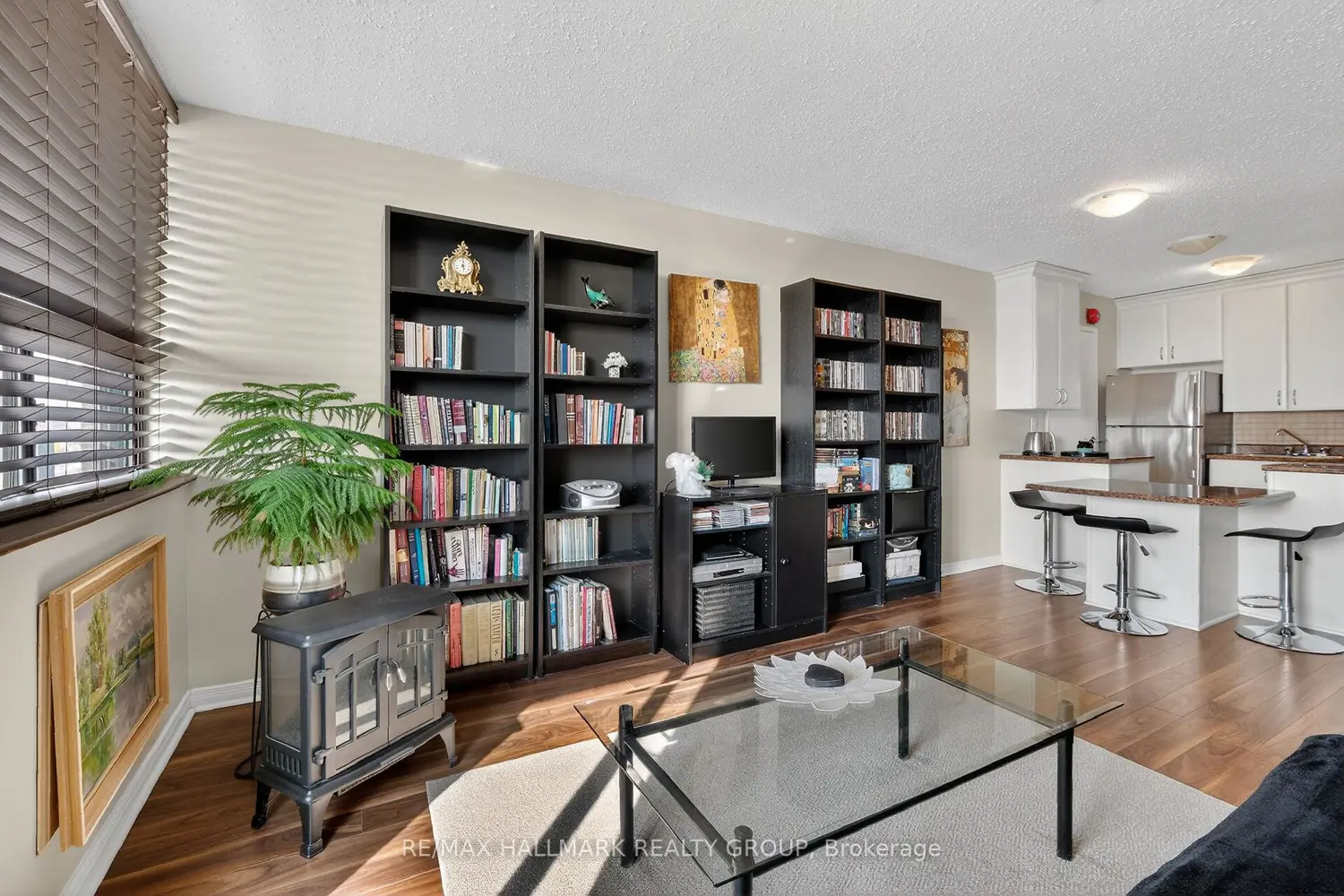 Additional image 4 of 2019 Bank Street 404