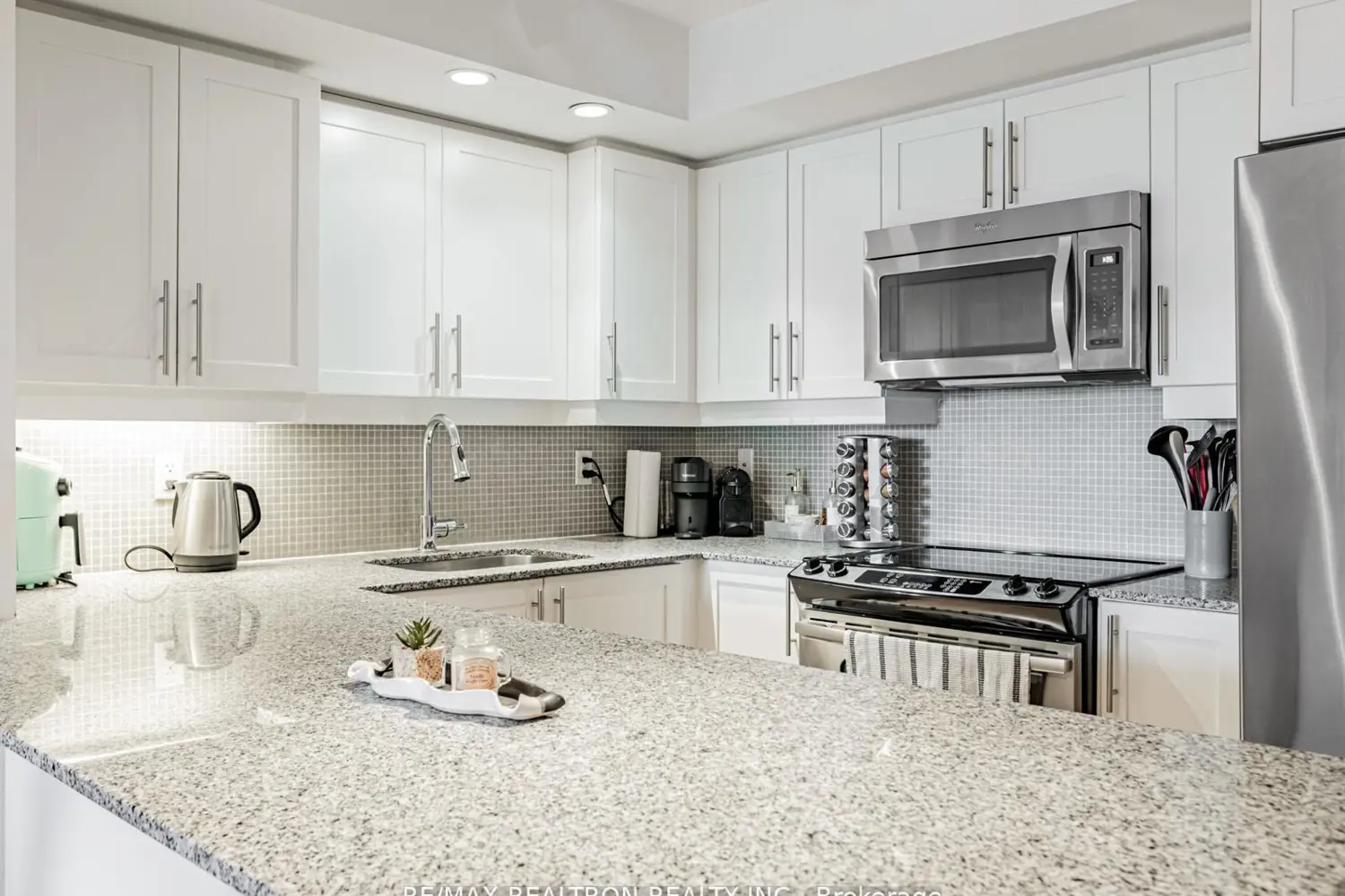 Additional image 6 of 85 East Liberty Street 716