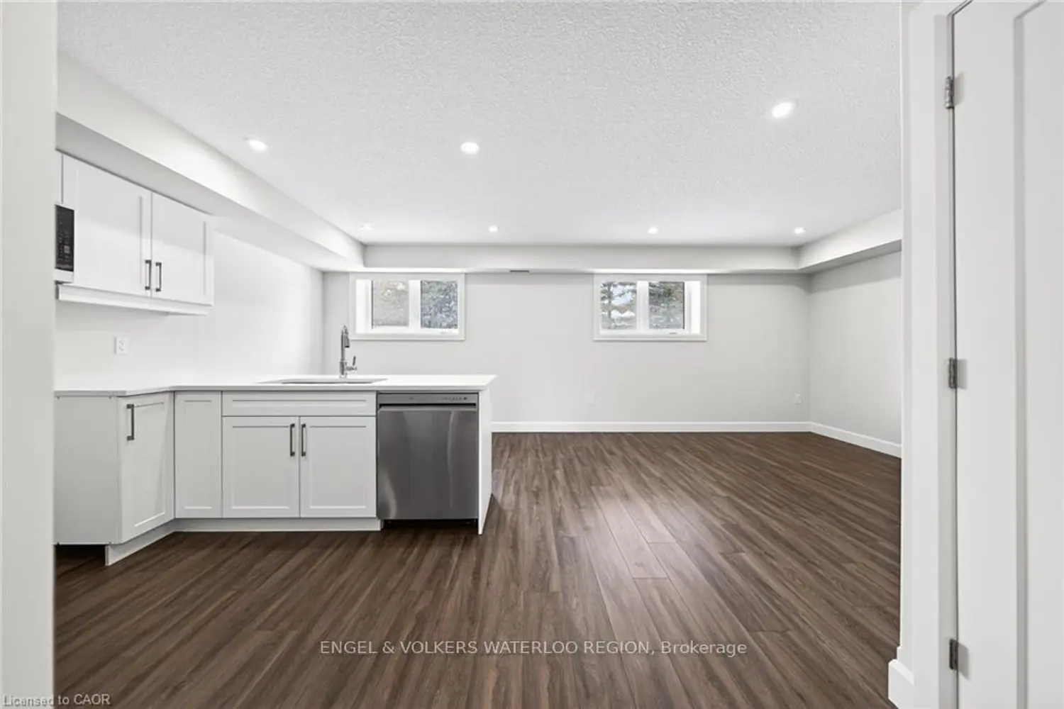 Additional image 7 of 3202 Vivian Line 46