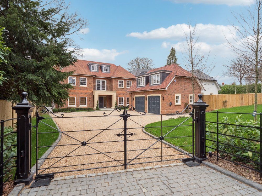 6 bed detached house for saleBurkes Road, Beaconsfield, Buckinghamshire HP9