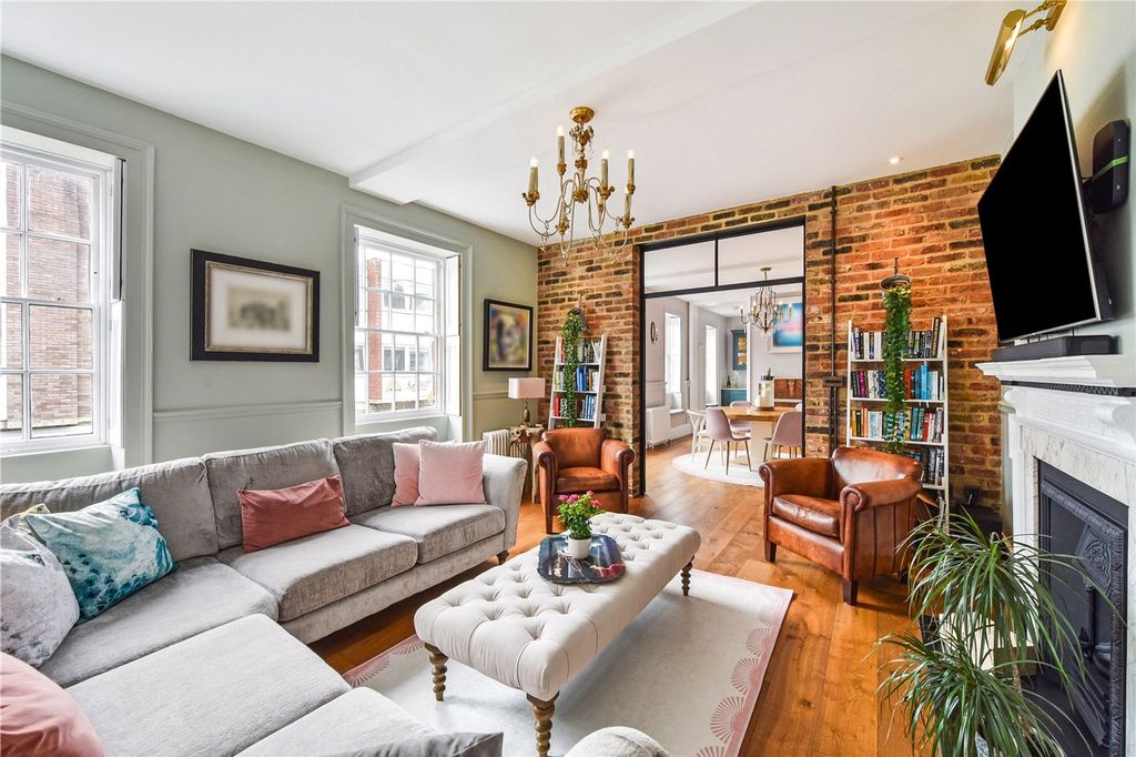 Additional image 7 of 3 bed flat for saleNorth Street, Chichester PO19