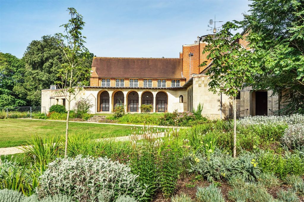Additional image 18 of 2 bed flat for saleKings Drive, Midhurst GU29