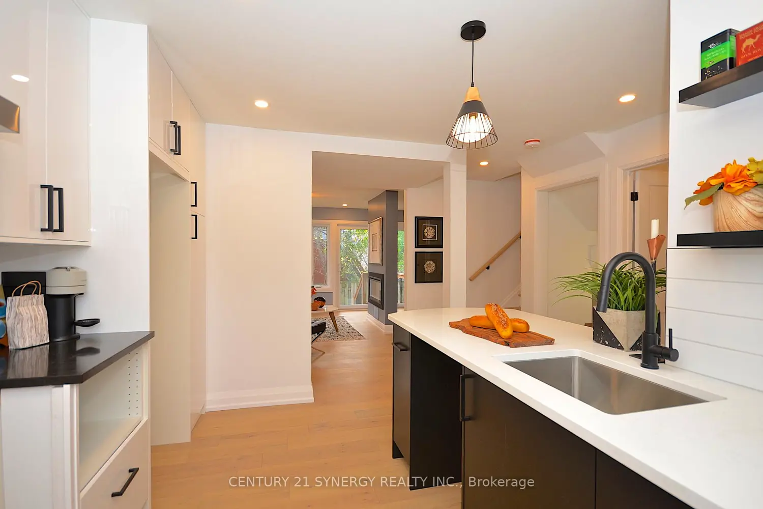 Additional image 5 of 660 Hochelaga Street 34