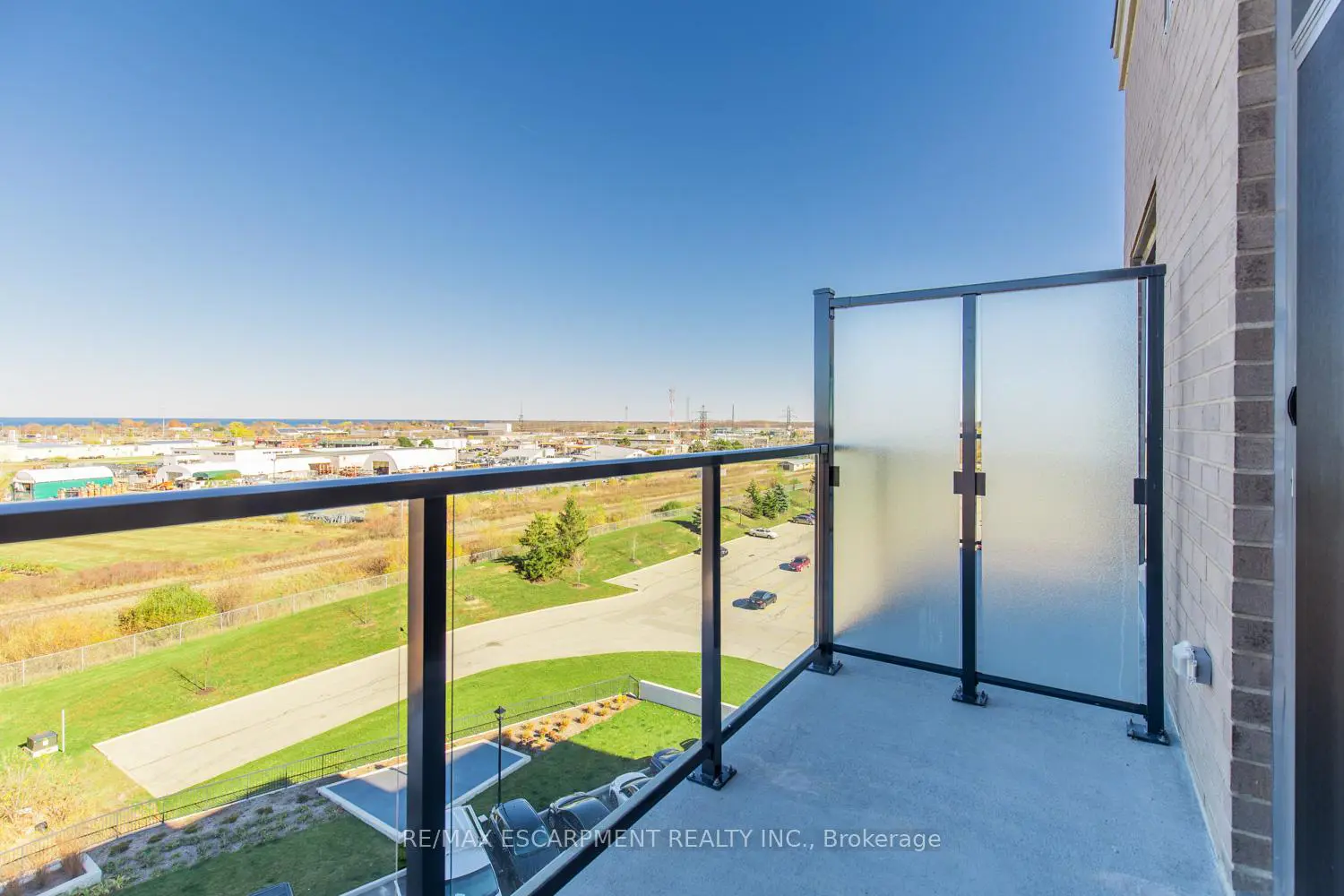 Additional image 13 of 5055 Greenlane Road 611