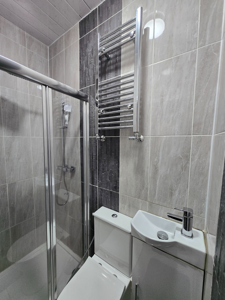 Additional image 15 of Room in a Shared House, South Road Avenue, B18, N1 7GU