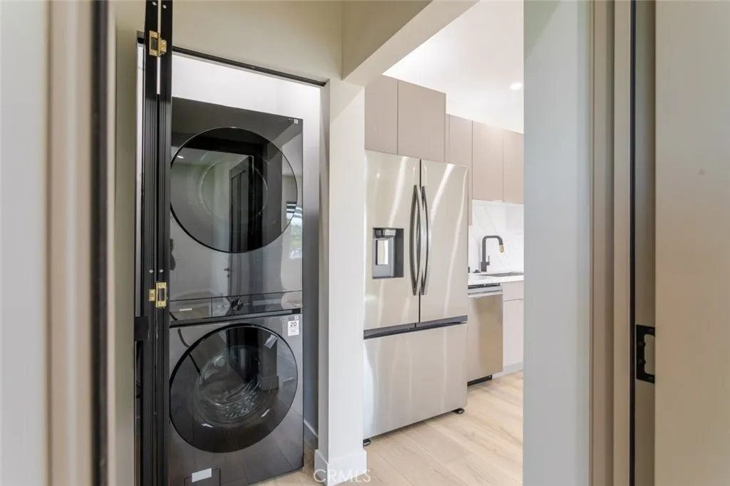 Additional image 40 of 11112 Emelita Street, North Hollywood, CA 91601