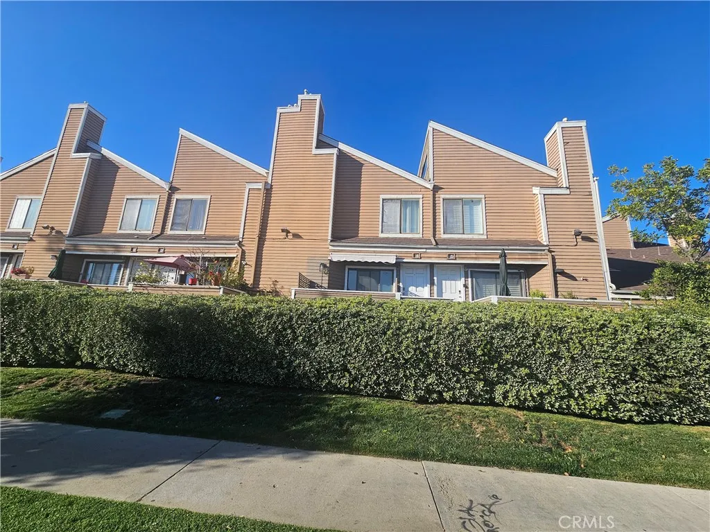 Additional image 31 of 15125 Nordhoff St, North Hills, CA 91343