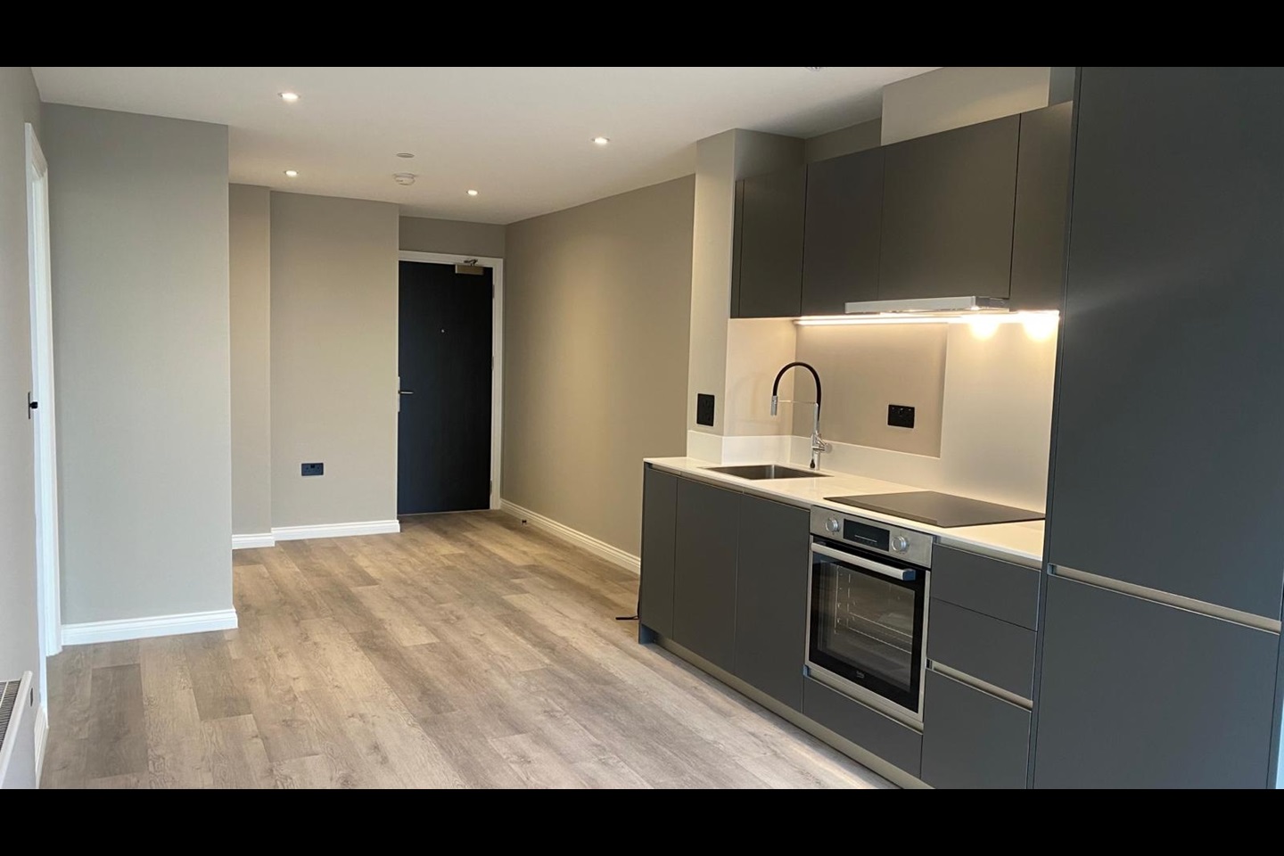 1 Bed Flat, Springwell Gardens, LS12, N1 7GU