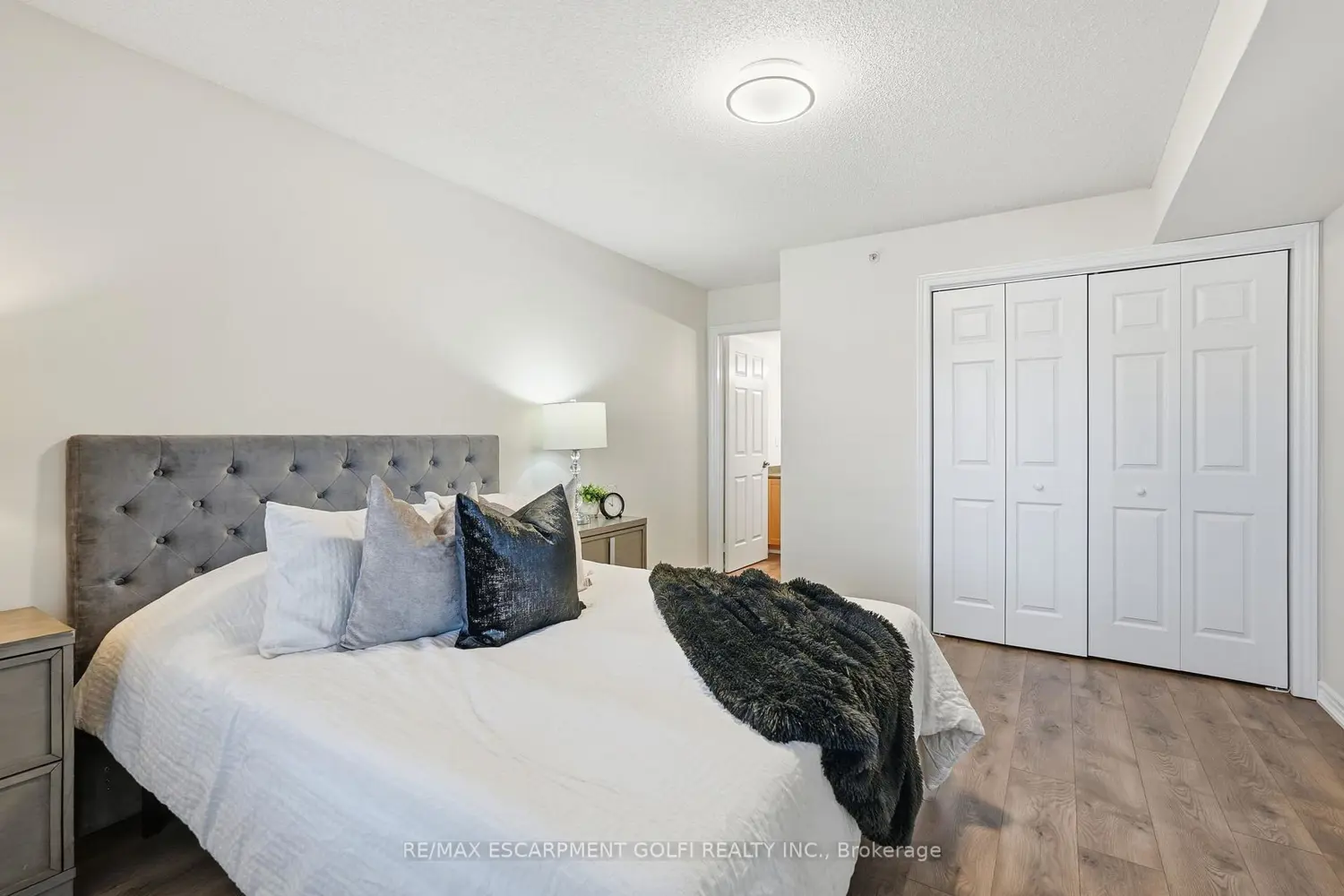 Additional image 9 of 2035 Appleby Line 411