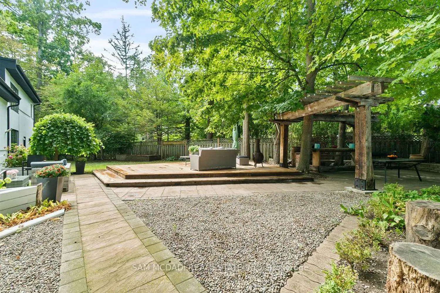 Additional image 6 of 988 Tennyson Avenue