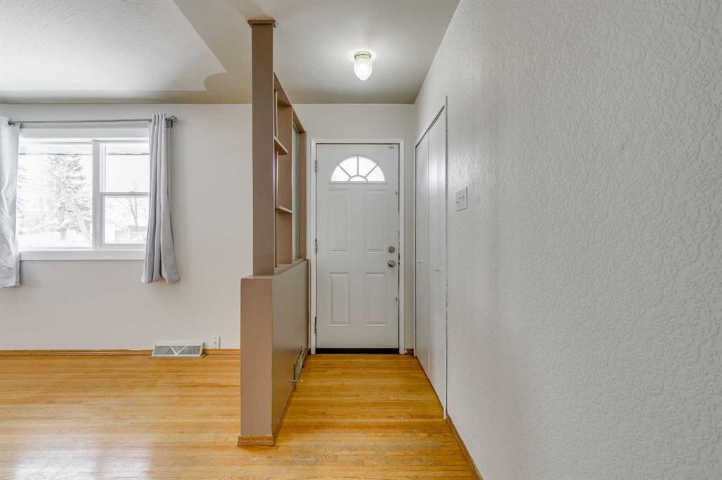 Additional image 3 of 3328 45 Street SW, Calgary, AB, T3E 3T9