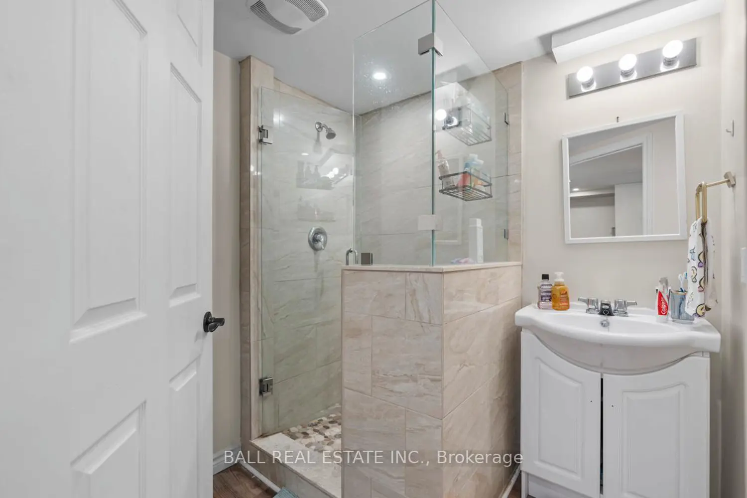 Additional image 15 of 255 Woodward Avenue