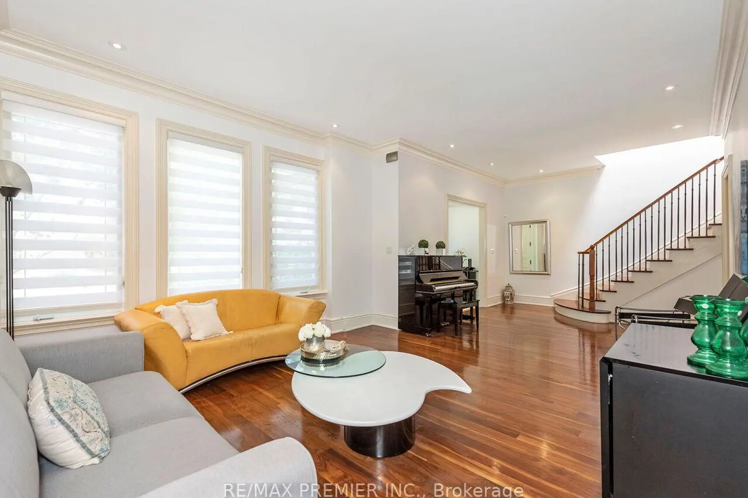 Additional image 8 of 35 Yorkdale Crescent