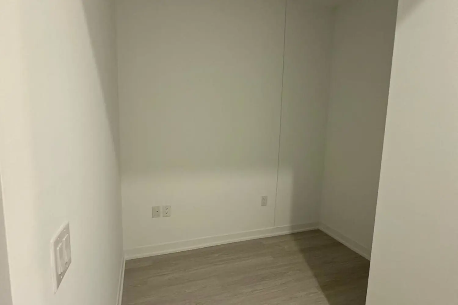 Additional image 5 of 195 Mccaul Street 411