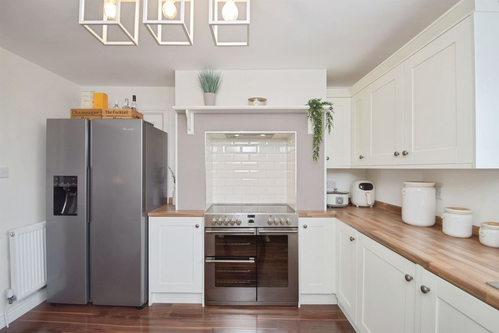 Additional image 9 of 2 bed flat for saleBeach Road, Porthcawl CF36