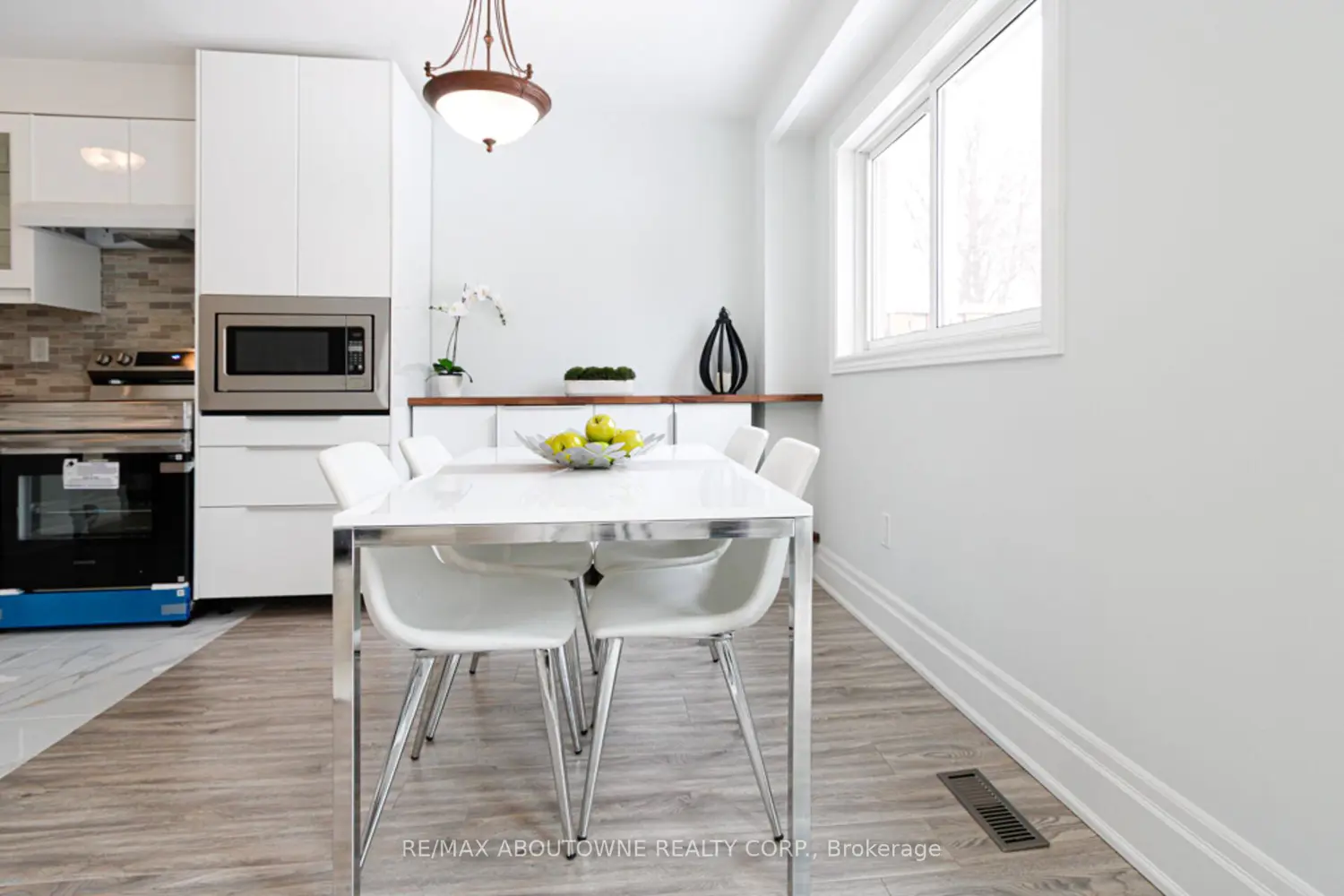 Additional image 6 of 1532 Lancaster Drive 41