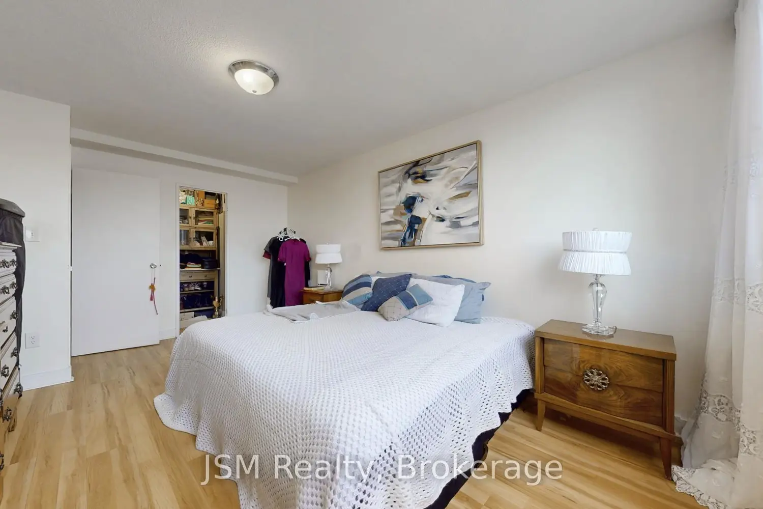 Additional image 10 of 11 Wincott Drive 1912