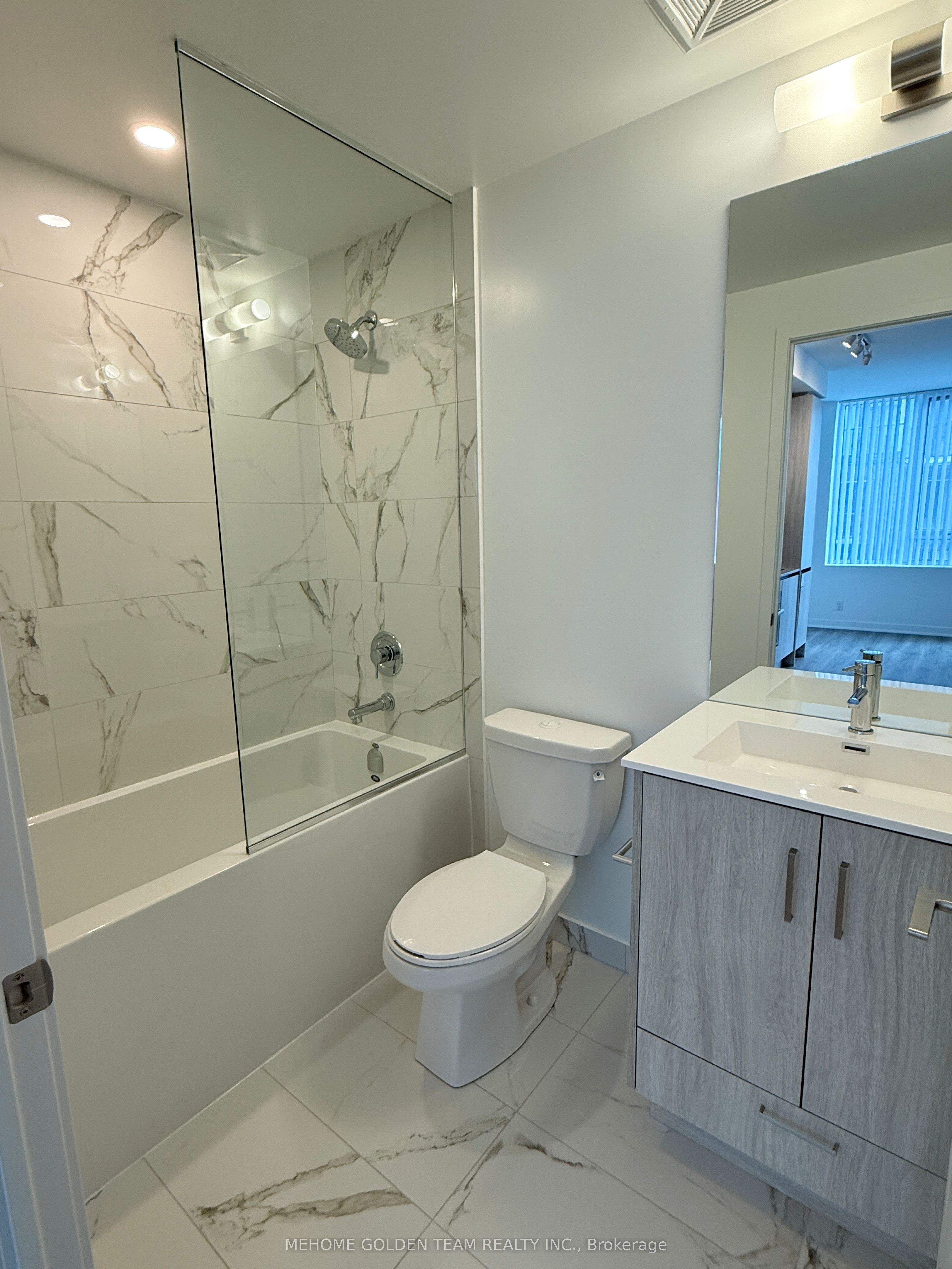 Additional image 6 of 1016-180 Front Street E, Toronto, ON, M5A 0K9