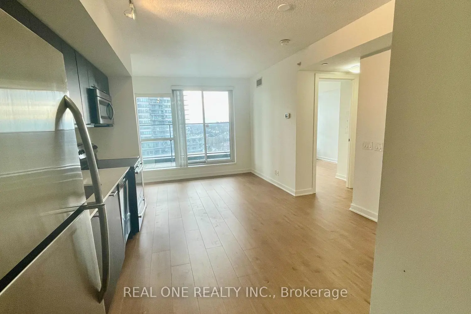 Additional image 3 of 2220 Lakeshore Boulevard 809