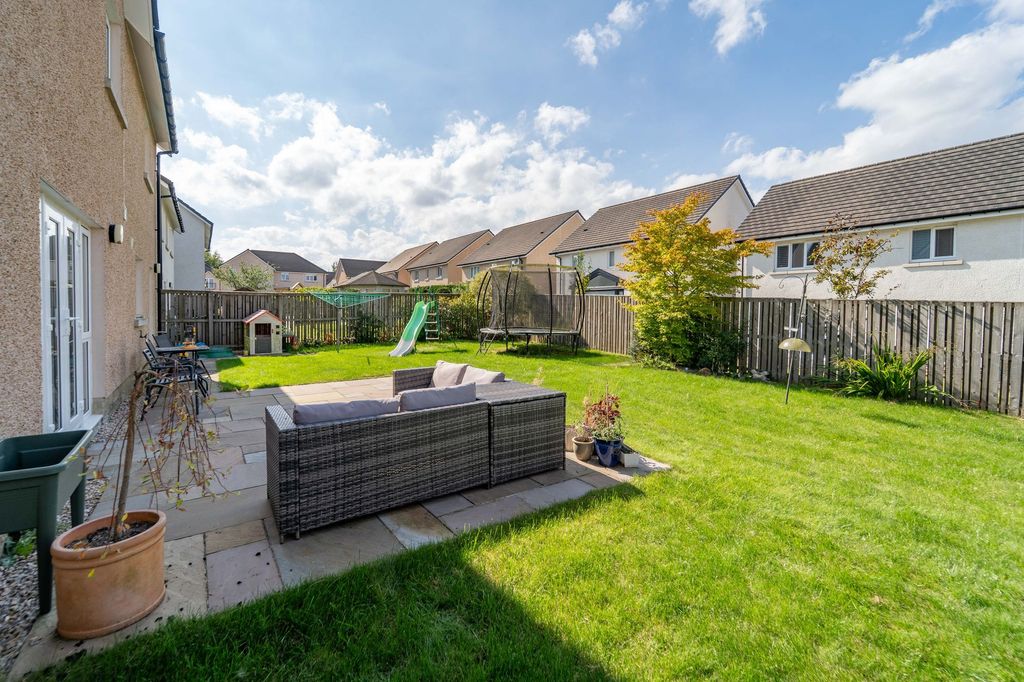 Additional image 25 of 5 bed detached house for sale26 West Cairn View, Murieston, Livingston EH54