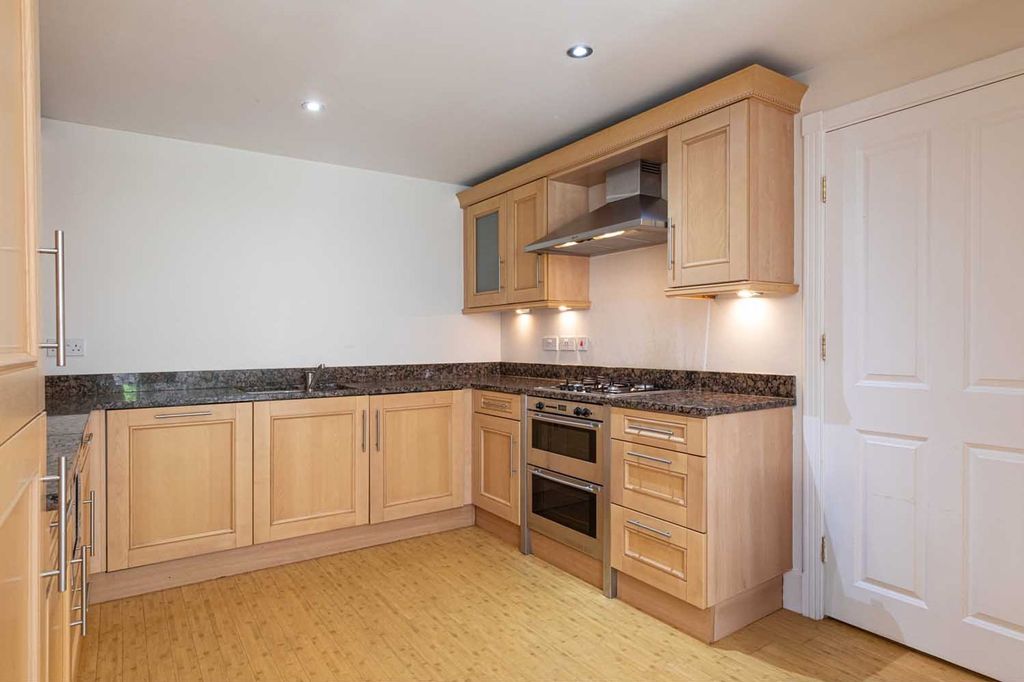 Additional image 5 of 3 bed flat for sale4 Adderstone Court, Adderstone Crescent, Jesmond, Newcastle Upon Tyne, Tyne And Wear NE2