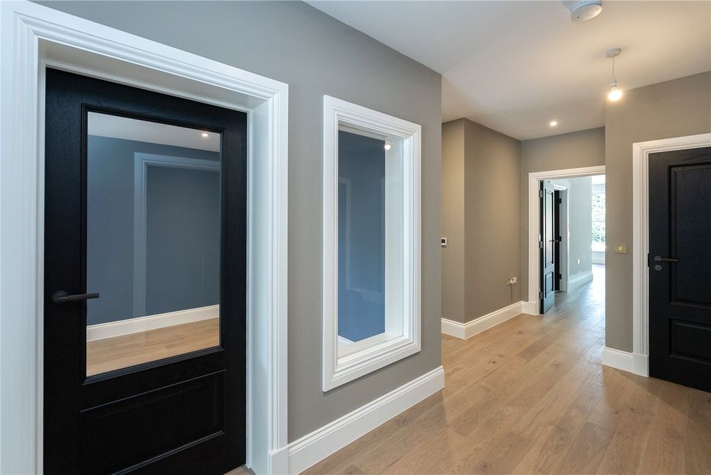 Additional image 6 of 2 bed flat for saleLeigh Court Close, Cobham KT11