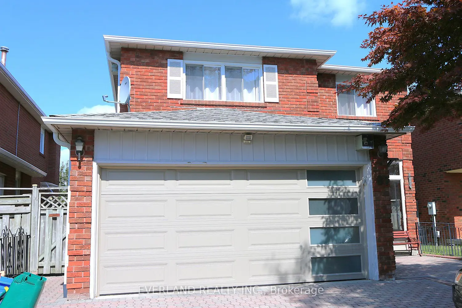 87 Kyla Crescent photo 2