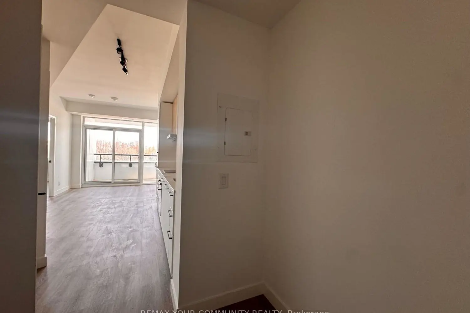 Additional image 4 of 1050 Eastern Avenue 314