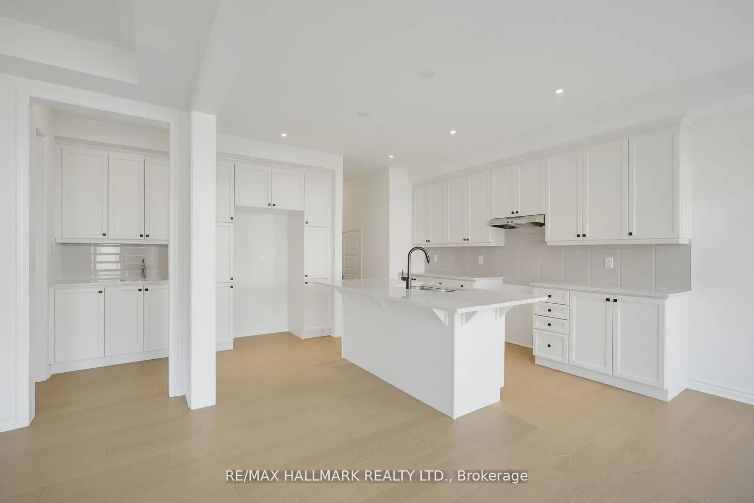 Additional image 6 of 634 Newlove Street