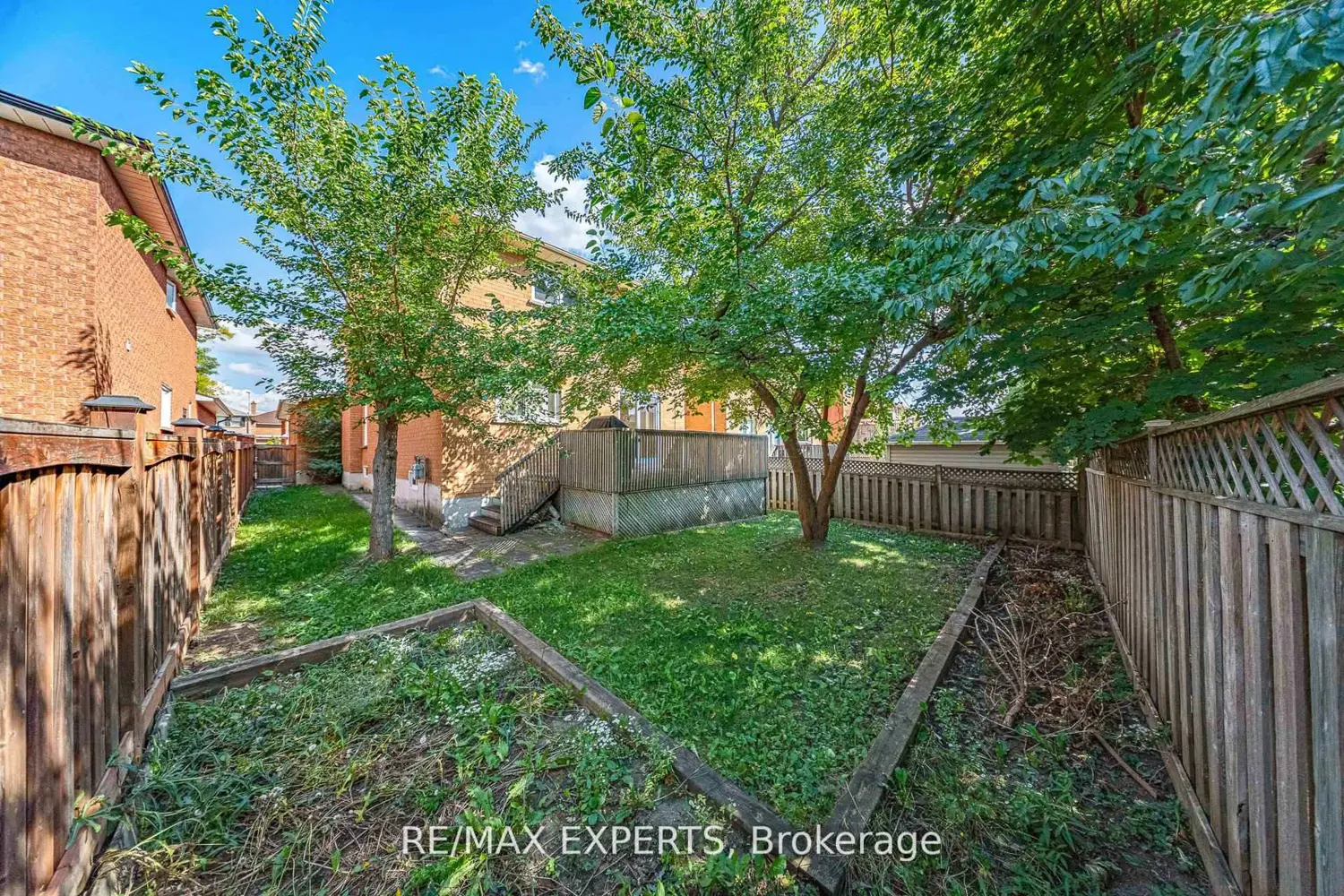 Additional image 20 of 47 Velvet Crescent