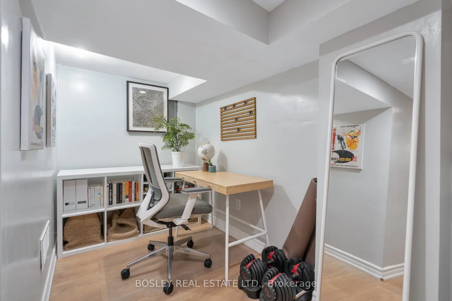 Additional image 14 of 24 Queensdale Avenue