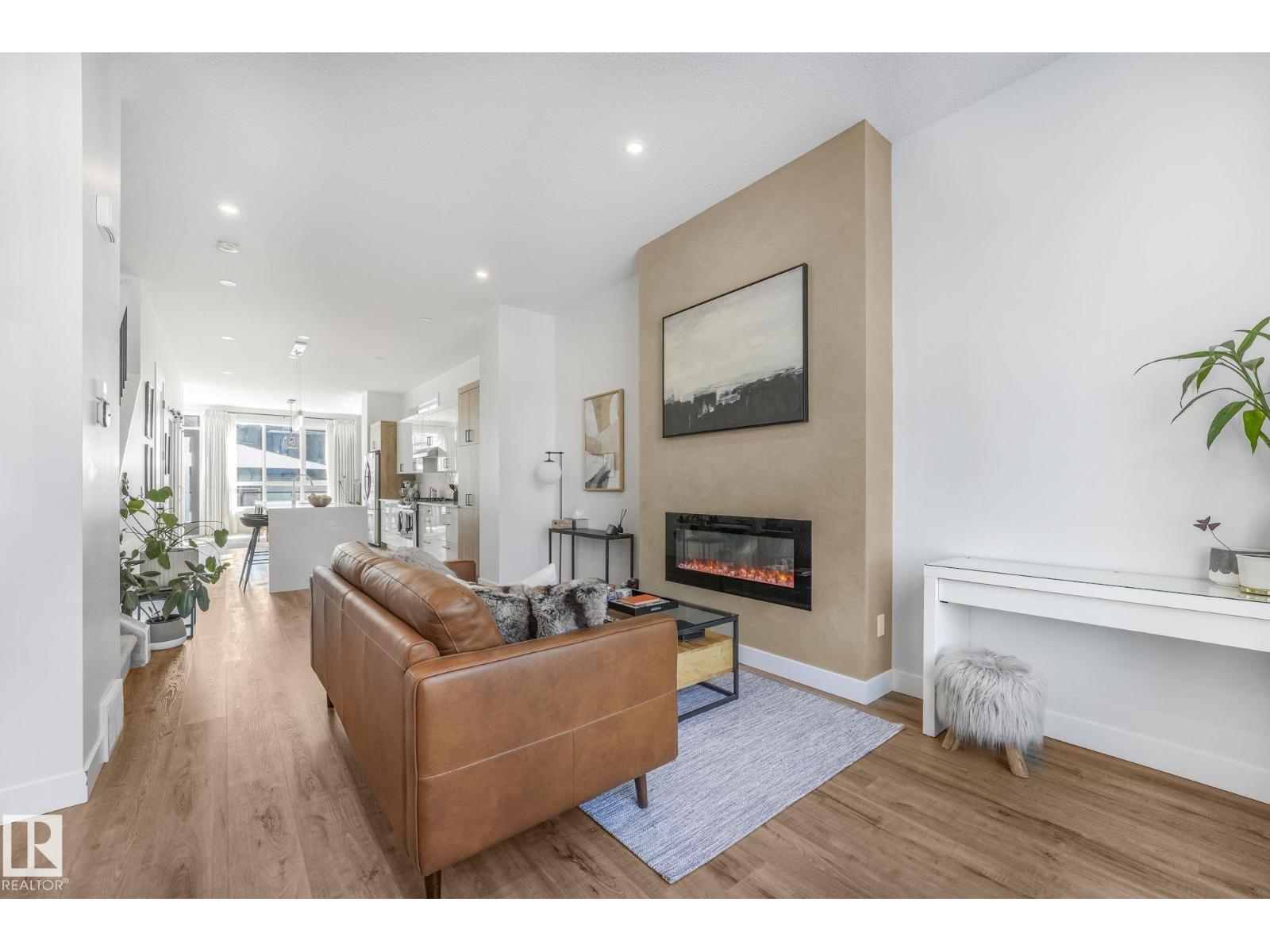 8319 80 Avenue NW, Edmonton, AB, T6C0S9