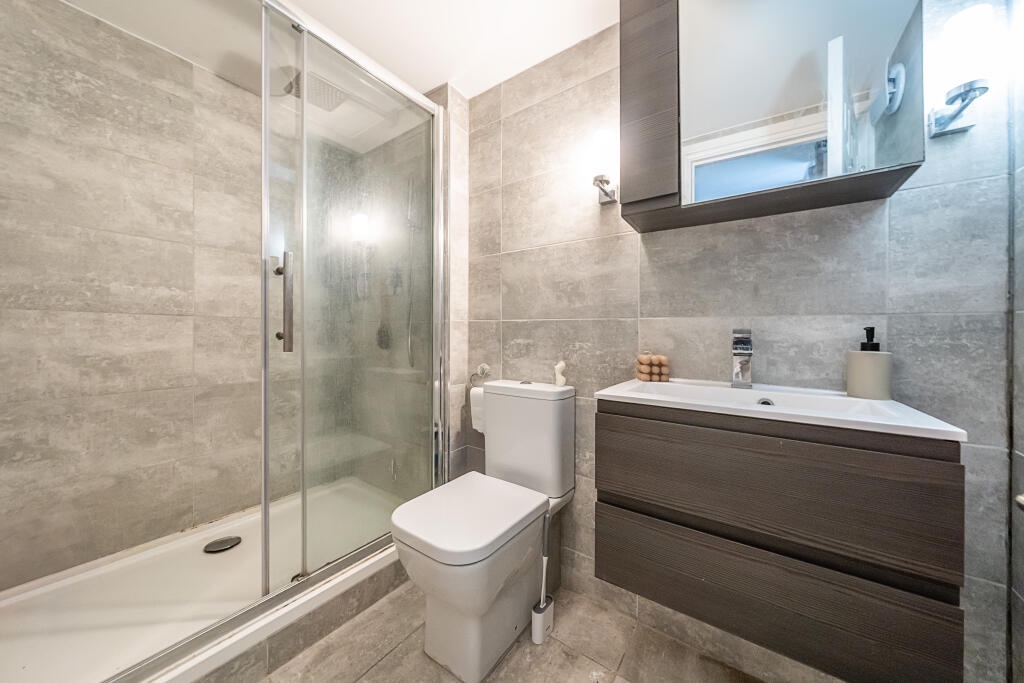 Additional image 4 of 1 Bed Flat, Lyham Road, SW2, N1 7GU