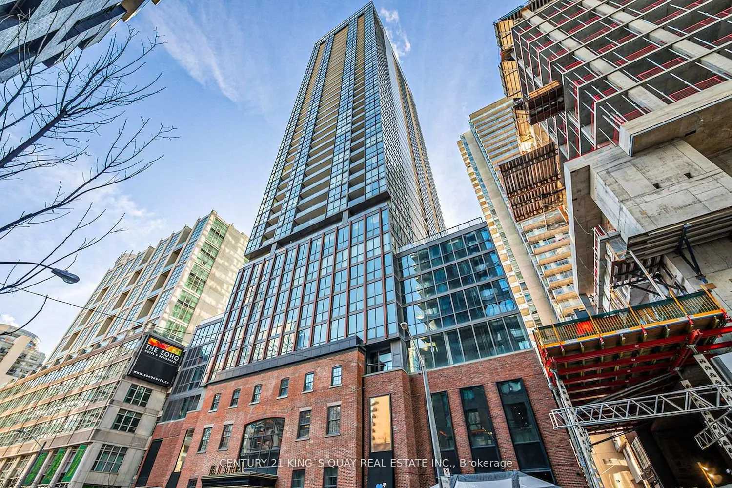 88 Blue Jays Way 3011