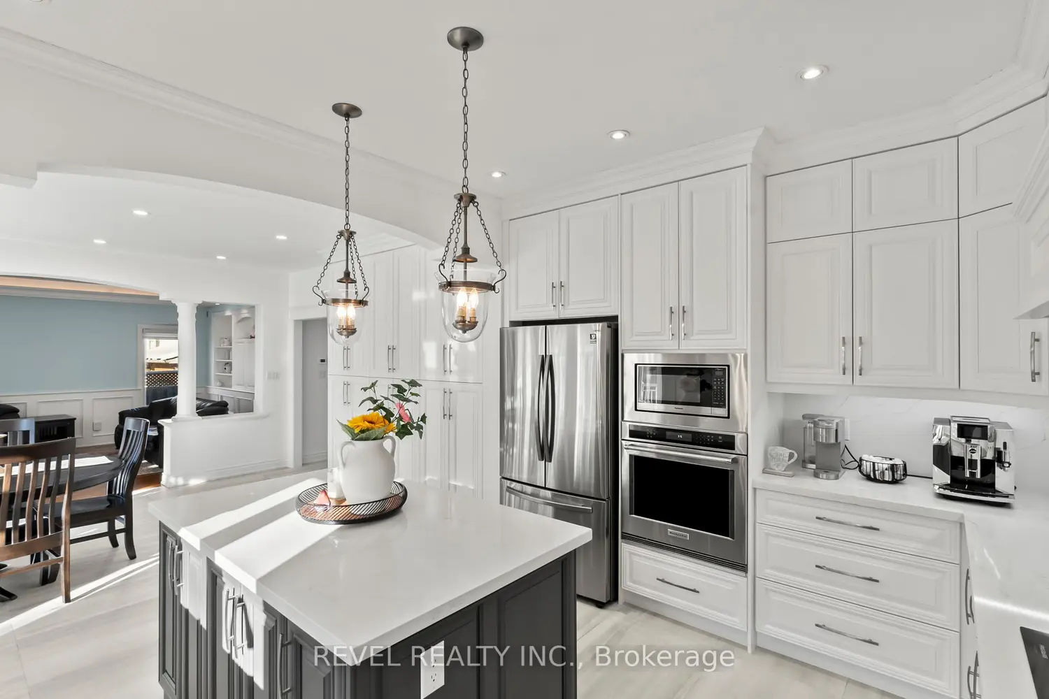 Additional image 6 of 70 Applewood Crescent