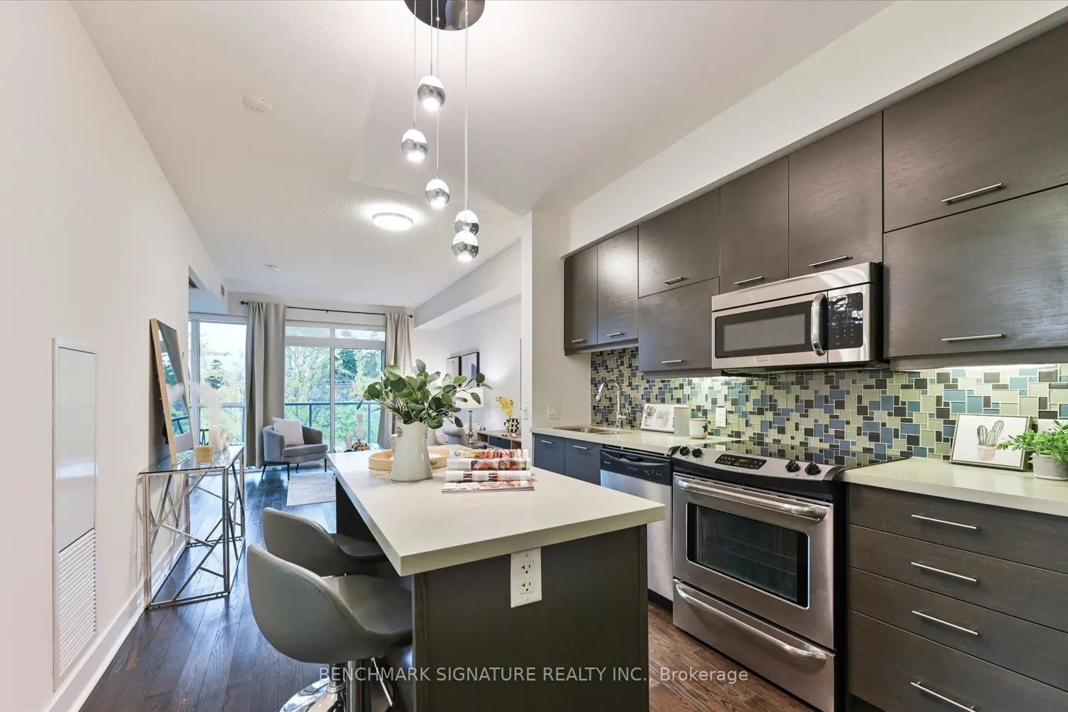 Additional image 9 of 26 Norton Avenue 404