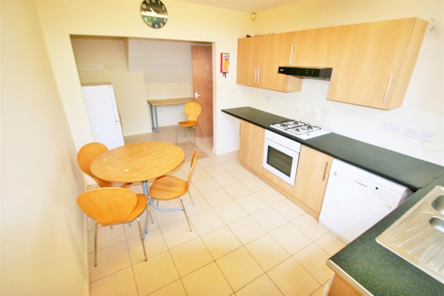 3 Bed Flat, North Hill Road, LS6, N1 7GU