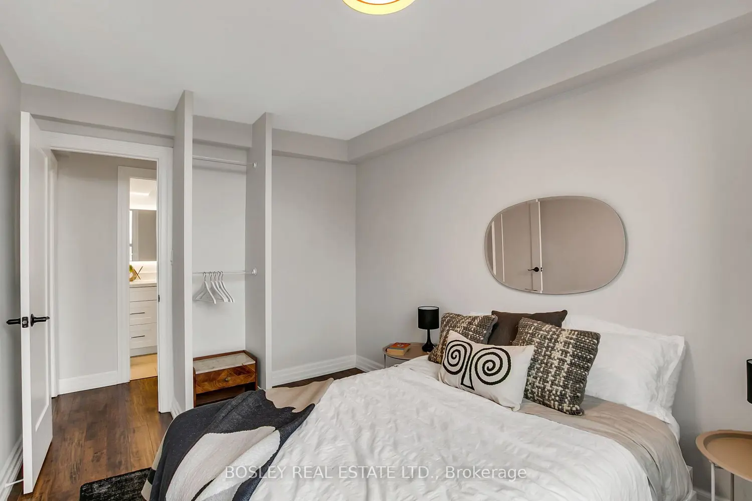 Additional image 11 of 10 Edgecliff Golfway 1411